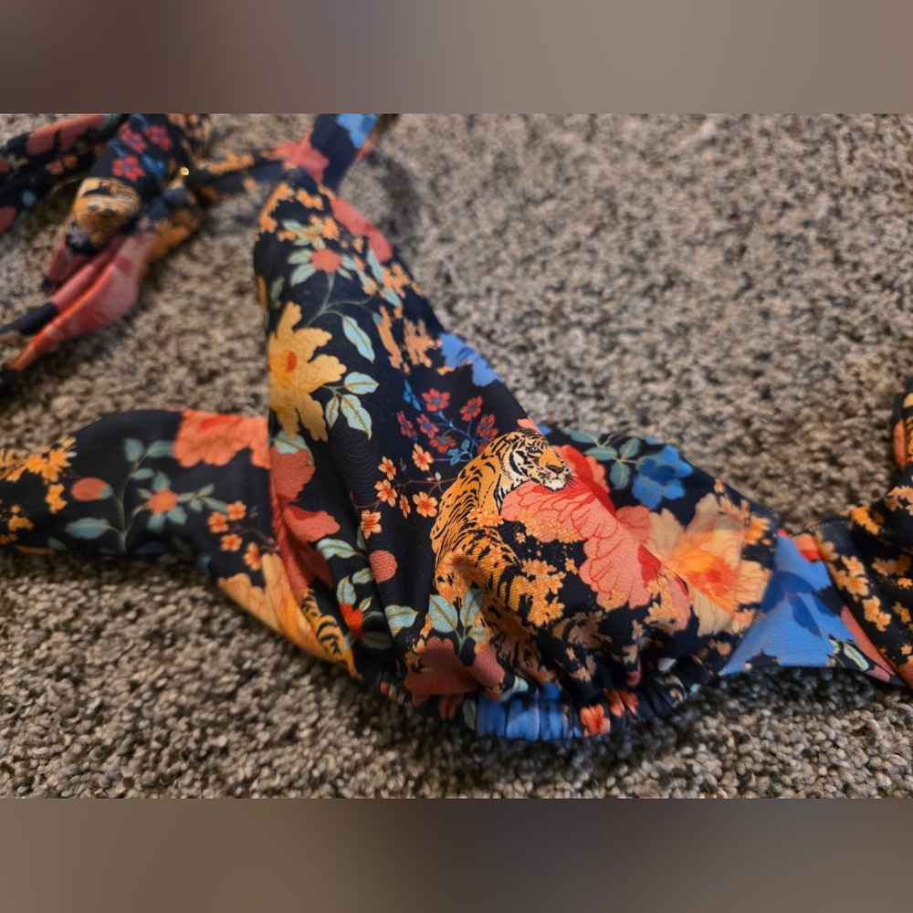 Skatie Lola Bali Bikini Top - Picture 2 of 7
